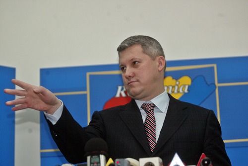 Cătălin Predoiu spune că revizuirea Constituției nu ține cont de voința poporului - ctlinpredoiu11373282041-1375686938.jpg