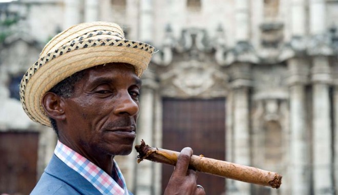 Cubanezii vor putea călători în străinătate - cuba-1357905934.jpg