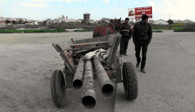 Cu căruța la furat de fier vechi - cucarutafiervechi-1398276106.jpg