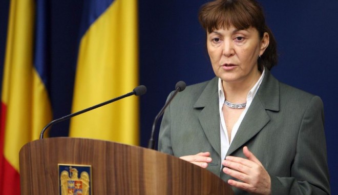 Cu cine se compară Monica Macovei - cucinesecomparamonicamacovei-1408358176.jpg