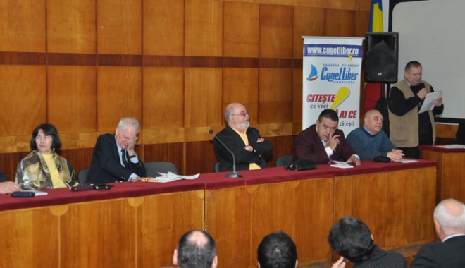 Clubul Umoriștilor aniversează cinci ani - cuculaniverseazacinciani-1386265585.jpg