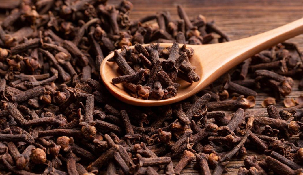Infuzia de cuișoare este benefică și în îngrijirea intimă - cuisoare-1765460455.jpg