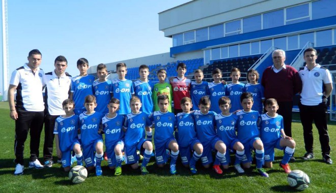 Cum își pot lua micii fotbaliști 