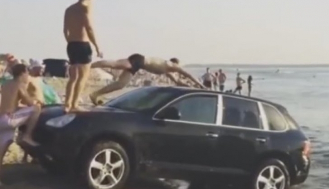 VIDEO. Au intrat cu Porsche-ul în apă, ca să facă trambulină din el - cumasi-1469515921.jpg