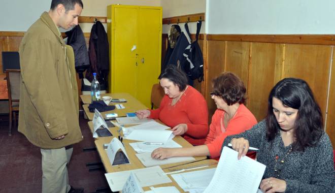 Cum au votat constănțenii la prezidențiale - cumauvotatconstantenii-1415034701.jpg