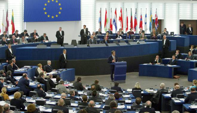 Cum au votat europarlamentarii români pentru cotele imigranților - cumauvotateuroparlamentarii-1441992877.jpg