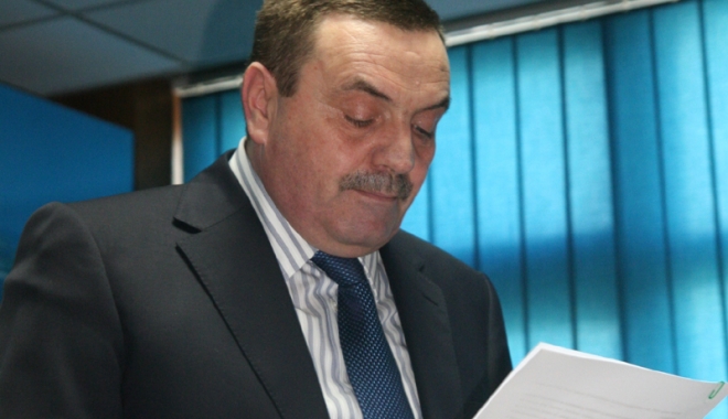 Cum circula șpaga  la Apele Române.  Fost director, cercetat pentru luare de mită - cumcircula-1488308342.jpg
