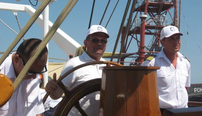 Cum se sărbătorește Ziua Marinei Române pe mare? - cumesteserbataziuamarinei-1439475620.jpg