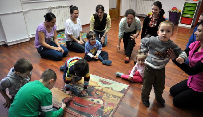Cum le dezvoltăm copiilor inteligența emoțională - cumledezvoltam-1421770776.jpg