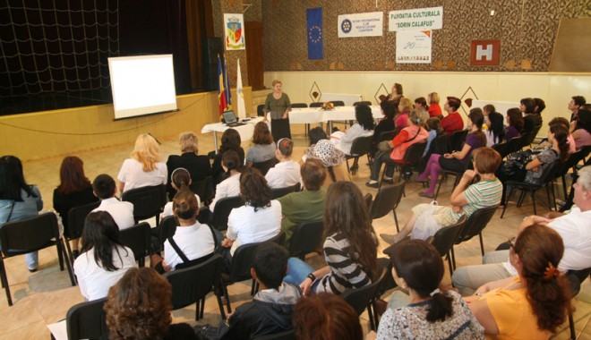 Autoritățile din Cumpăna încurajează voluntariatul - cumpana-1381937001.jpg