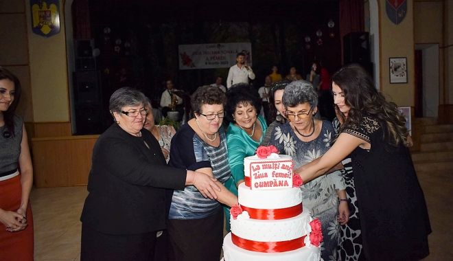 Femeile din Cumpăna, felicitate de administrația locală de 8 Martie - cumpana1-1583788508.jpg