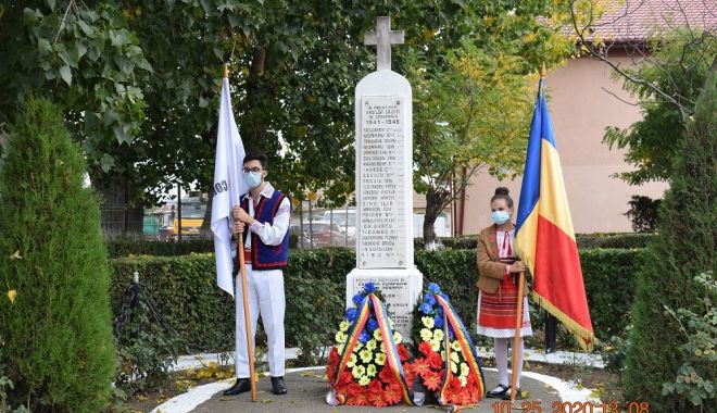 Administraţia locală din Cumpăna a marcat Ziua Armatei Române - cumpana3-1603731820.jpg
