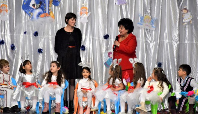 Primăria Cumpăna l-a adus pe Moş Crăciun în mijlocul copiilor de grădiniţă - cumpanacadouri-1671116993.jpg