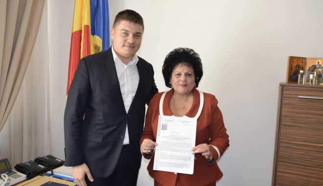 Mariana Gâju a semnat două proiecte importante pentru comuna Cumpăna - cumpanaproiecte-1671034750.jpg