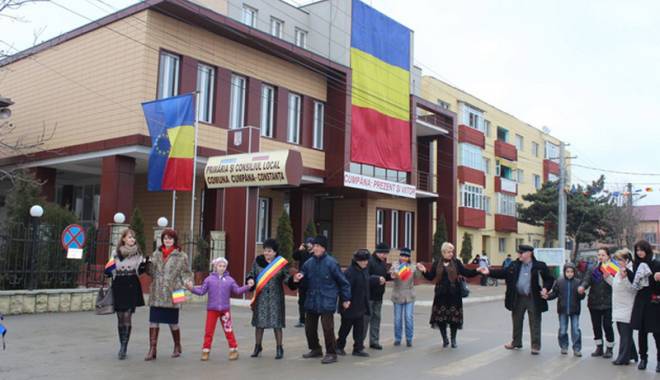 Manifestări prilejuite de Ziua Unirii, în comuna Cumpăna - cumpanaziuaunirii-1453478769.jpg