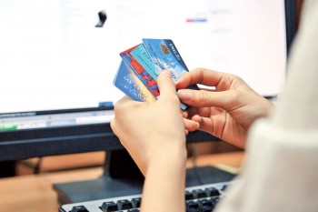 Ce se cumpără pe Internet? - cumparaturionlineoctavganea-1314808594.jpg