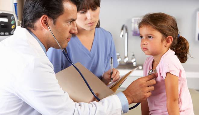 Cum pot trece copiii peste teama de medic - cumpottrececopiii-1424884249.jpg