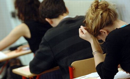 Bacalaureatul din 2013 ar putea fi diferențiat. Andronescu propune și un bacalaureat profesional - cumsarputeaschimbaexamenuldebaca-1346505450.jpg
