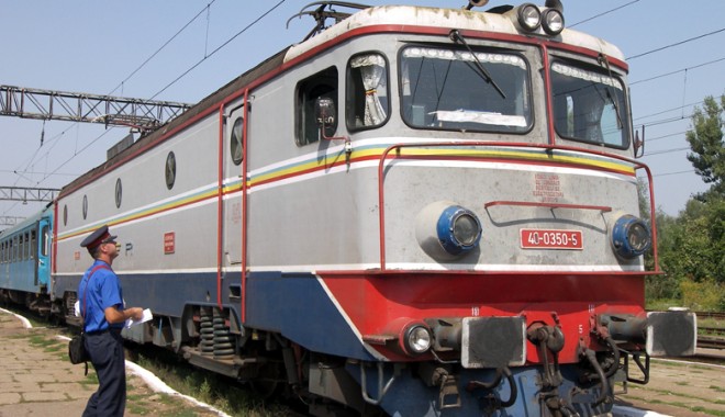 Cum te ascultă securitatea  și în tren… - cumteascultasecuritatea-1364475479.jpg