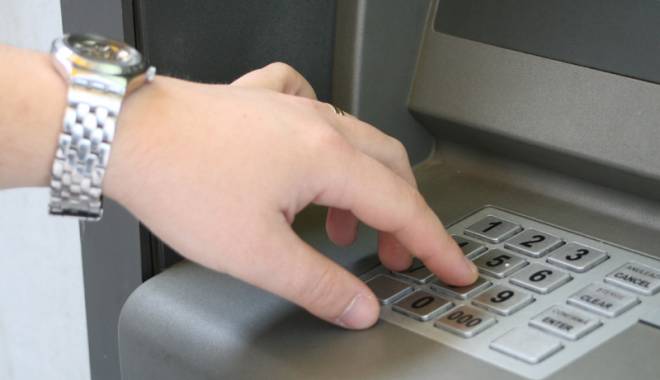 Cum verificați bancomatele, pentru a nu rămâne fără banii din cont - cumverificatibancomatele-1432832482.jpg