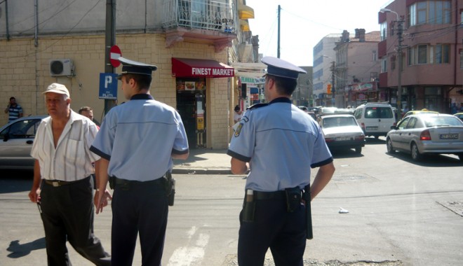 Cum vor fi ajutați copiii și soțiile polițiștilor răniți la locul de muncă - cumvorfiajutaticopiiisisotiilepo-1395681722.jpg