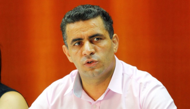 Cum vrea primarul Vasile Delicoti să atragă cadre didactice titulare în comună - cumvreaprimarulvasiledelicoti1-1405869932.jpg