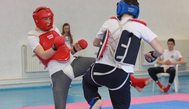 Cupa Extrem Fight, în week-end,  la Sala Sporturilor - cupa-1464714368.jpg