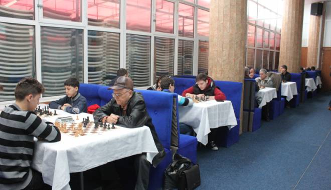 Foto. Campioni de toate vârstele, la Cupa 1 Decembrie la șah - cupa1decembriesah-1417458345.jpg