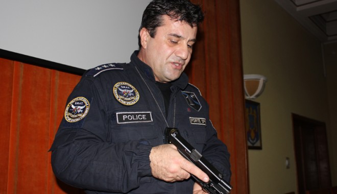 Mascații din Constanța, în frunte cu Emanoil Moraru, dovedesc cât sunt de buni - cupadiasemimoraru15-1346777276.jpg