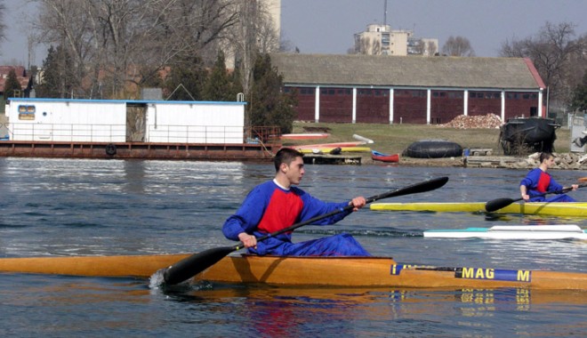 Cupa Farul la kaiac-canoe, dedicată memoriei lui Ștefan Aftenie - cupafarul-1411408669.jpg