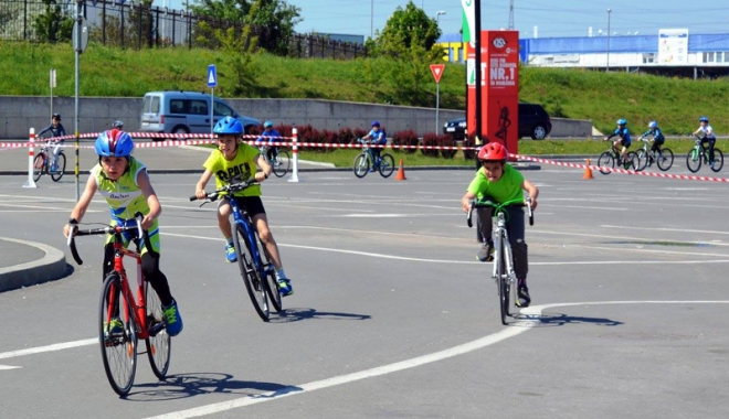Cupa Mării Negre la ciclism și-a desemnat liderii primei etape - cupamariinegre-1462724280.jpg
