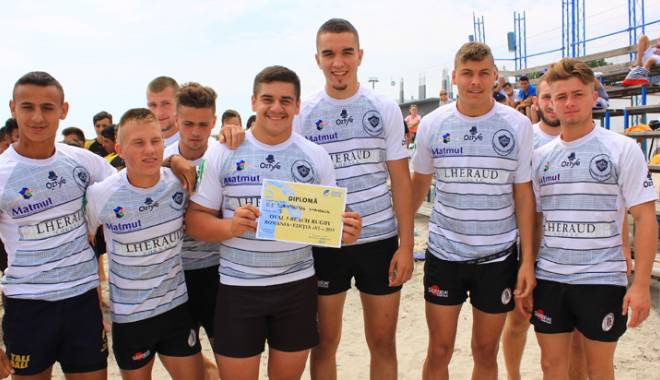 Cupe, diplome și premii speciale, la Oval 5 Beach Rugby - cupaovalrugby-1435510277.jpg