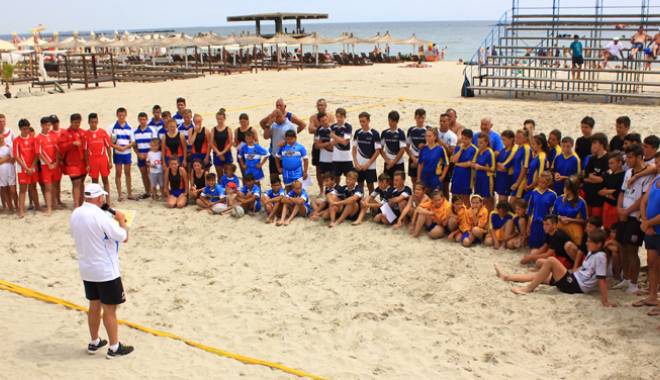 Cupe, diplome și premii speciale, la Oval 5 Beach Rugby - cupaovalrugby5-1435510220.jpg