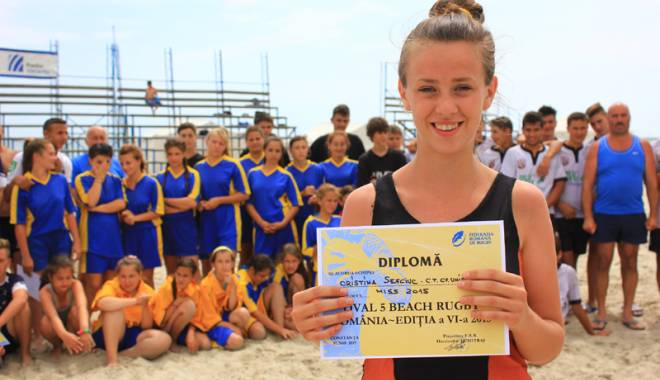 Cupe, diplome și premii speciale, la Oval 5 Beach Rugby - cupaovalrugby6-1435510228.jpg