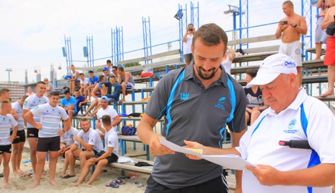 Cupe, diplome și premii speciale, la Oval 5 Beach Rugby - cupaovalrugby7-1435510237.jpg