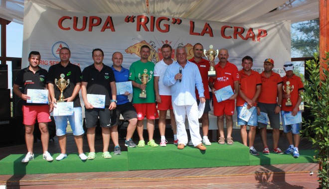 Club Crap Corbu a învins campionii mondiali la Cupa Rig la Crap - cupariglacrap-1378054137.jpg