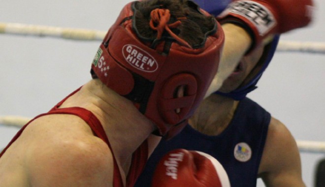 Ce-au făcut pugiliștii de la CS Farul la Iași? - cuparomlabox43-1319475983.jpg