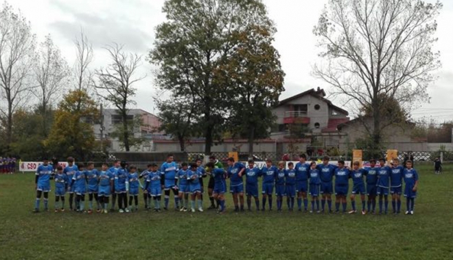 Sute de copii prezenți la etapa a IV-a a Cupei Toamnei la mini-rugby - cupatoamnei1-1477323017.jpg