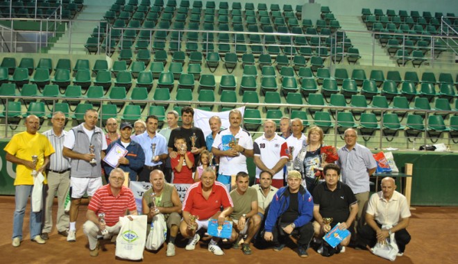 Câștigătorii Cupei Zilei Marinei Române la tenis de câmp - cupayiuamarinei2011-1313523675.jpg