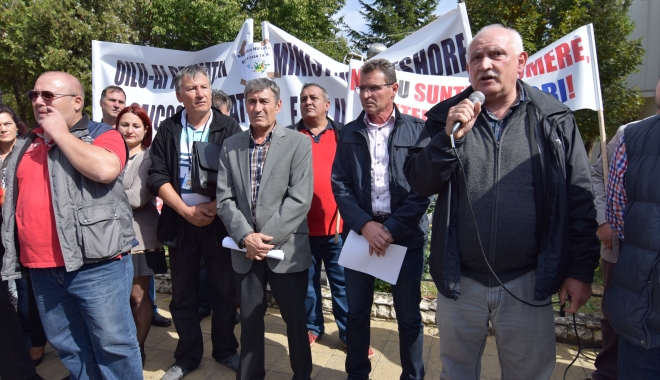 Cuponarii vor ataca în justiție numirea noului consiliu de administrație al Oil Terminal - cuponsariivorataca-1476172054.jpg