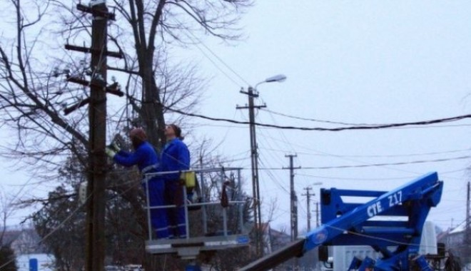 Lucrări ENEL. Află aici unde se oprește curentul electric, astăzi - curent-1386312893.jpg