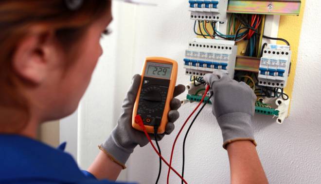 Zonele Brătianu și Soveja din Constanța, fără curent electric - curent-1418748841.jpg
