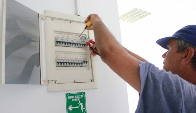 Mai multe localități din Constanța, fără curent electric - curent-1422379442.jpg