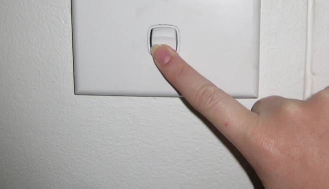 Mai multe localități,  fără curent electric - curent-1450114921.jpg