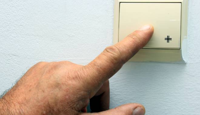 Localitățile Plopeni și Negru-Vodă, fără curent electric - curent-1454856903.jpg