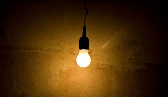 Mai multe localități din județ, fără curent electric - curent-1456770738.jpg