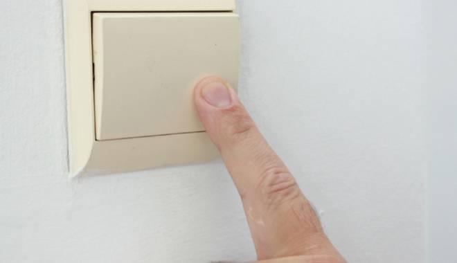 Mai multe străzi din Constanța, fără curent electric - curent-1457025415.jpg