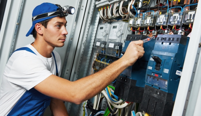 Atenție, se oprește curentul electric în orașul Năvodari! - curent-1467728576.jpg