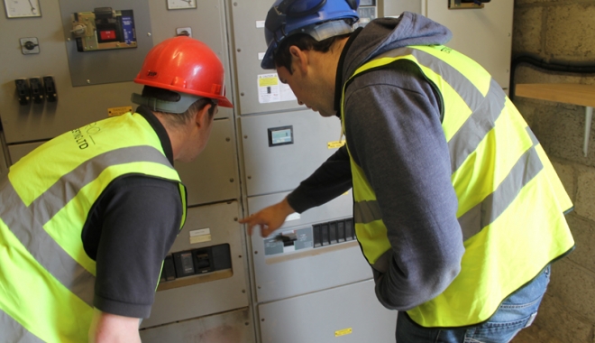 Mai multe zone din Constanța, fără curent electric - curent-1468758331.jpg