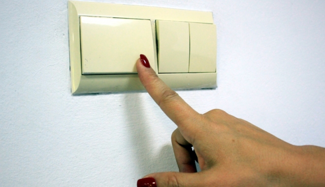 Mai multe străzi din centrul Constanței,  fără curent electric - curent-1471788930.jpg